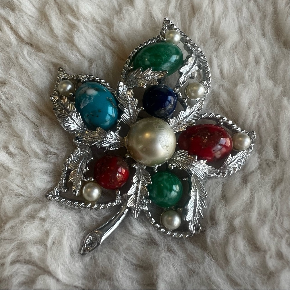 Sarah Coventry Vintage Silver Toned Leaf Brooch
